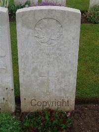 Etaples Military Cemetery - Cromartie, Peter Andrew